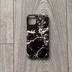 Burga black marble iPhone 11 snap case